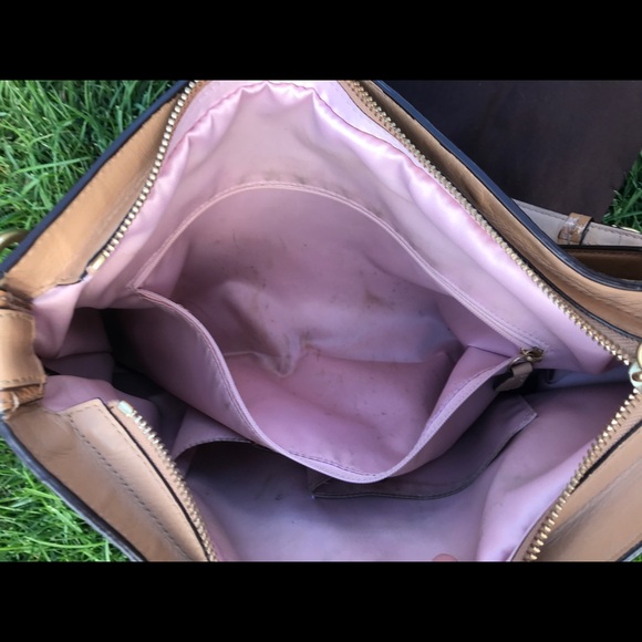 Coach tan slouchy hobo with gold hardware - Picture 5 of 7